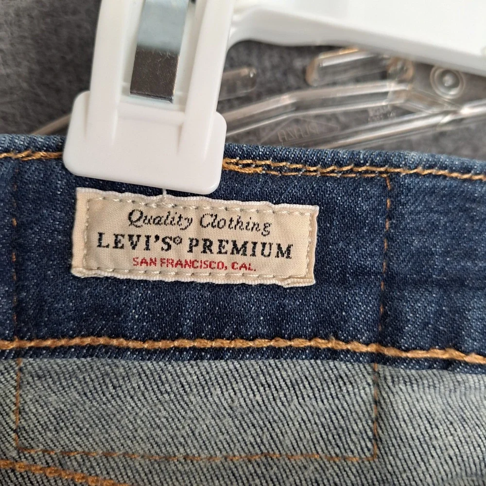 Levi's Premium 541 Athletic Taper Jeans Men's 32x31 Dark Wash Big E Tag 32x32
